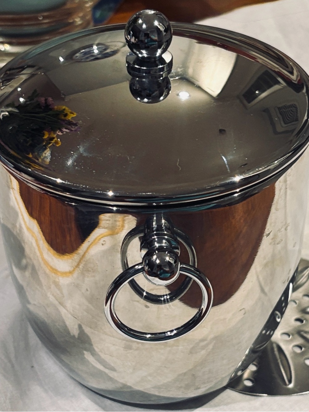 Williams Sonoma Polished Stainless Steel Ice Bucket with Lid, Silver 6.75” tall